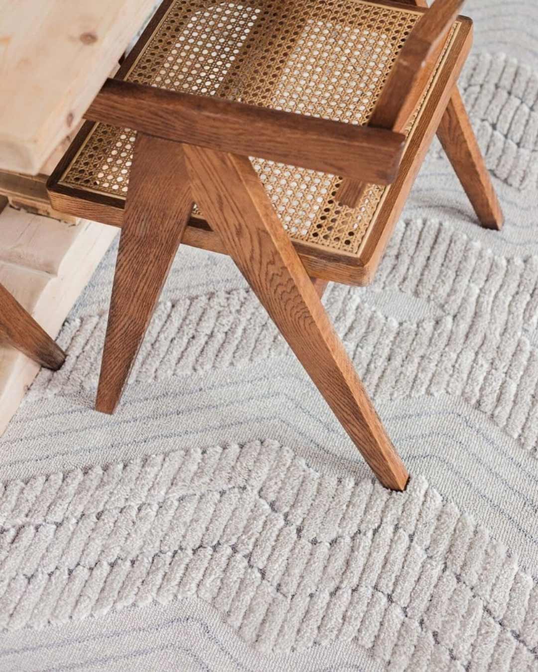Dayna Ivory and Grey Textured Diamond Tribal Rug - Image 11
