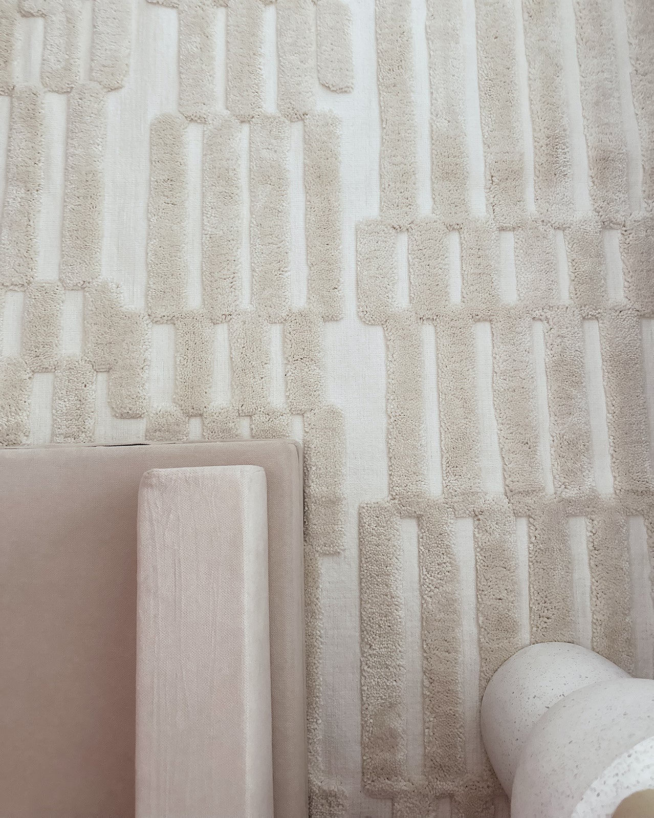 Leneisy Ivory Abstract Rug - Image 4