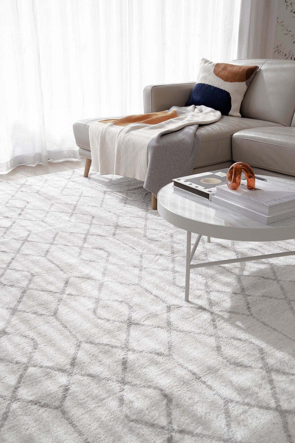 Neda Grey and Ivory Diamond Pattern Rug - Image 4