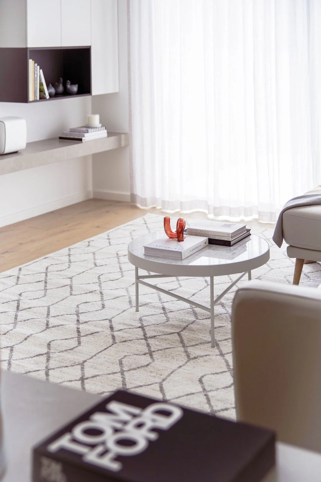 Neda Grey and Ivory Diamond Pattern Rug - Image 5