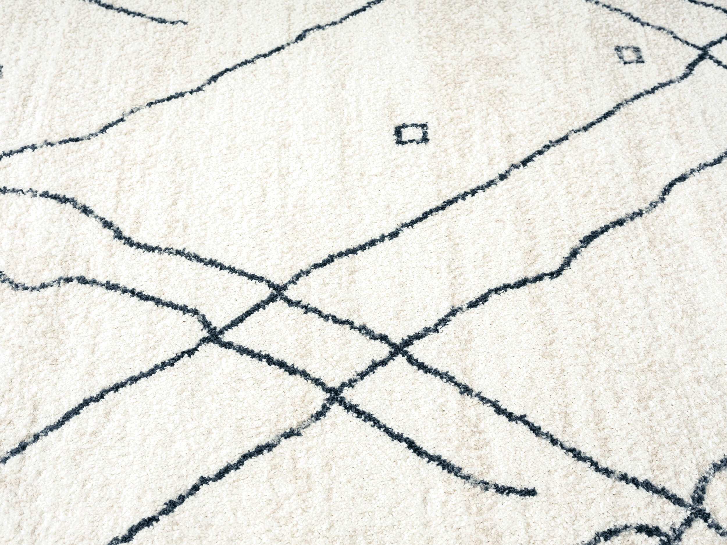 Taryn Grey and Ivory Abstract Tribal Rug - Image 9